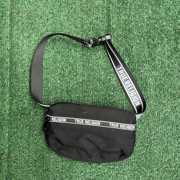 True religion fannypack - Picture 1 of 5